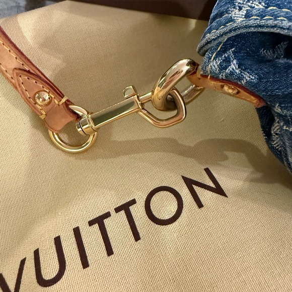 Louis Vuitton mini pleaty monogram denim shoulder bag. - Picture 5 of 9